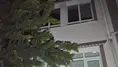 Ankara Keçiören'de söndürülemeyen ağaç yangını binaya sıçradı : Bir daire kullanılamaz halde