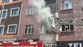 Sultangazi'de daire yangını : Şarjda unutulan cep telefonu evi yaktı