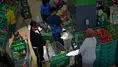 Başakşehir'de marketten altın ve döviz dolu çantayı çalan 2 şüpheli tutuklandı
