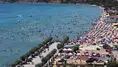 Sıcak havadan bunalan İstanbullular plajlara akın etti