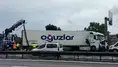 Pendik TEM otoyolunda kaza : Tır bariyerlere çarptı