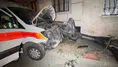 Bayrampaşa'da ambulansla otomobil çarpıştı : 3 sağlık çalışanı yaralandı