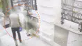 Kadın müşteriyi gizlice çekti, serbest bırakıldı