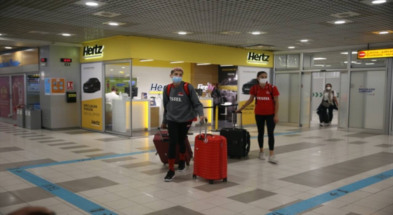 Filenin Sultanları Yarı Final Maçı için Belgrad'a ulaştı