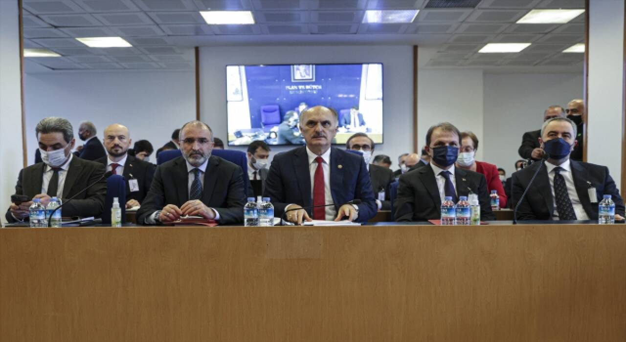 Memur ve emekliye ek zammı da içeren kanun teklifi Plan ve Bütçe Komisyonunda