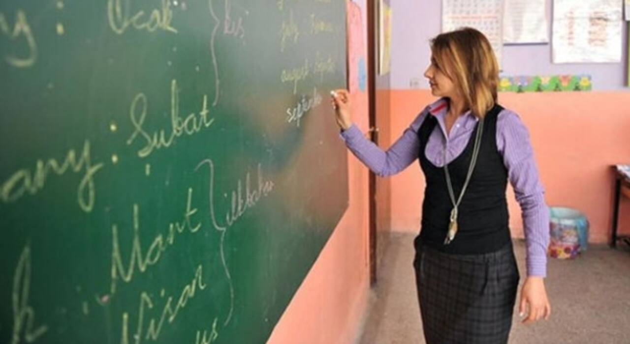 Ücretli öğretmen maaşı ne kadar? Ücretli öğretmen saat başı ders ücreti ne kadar oldu?