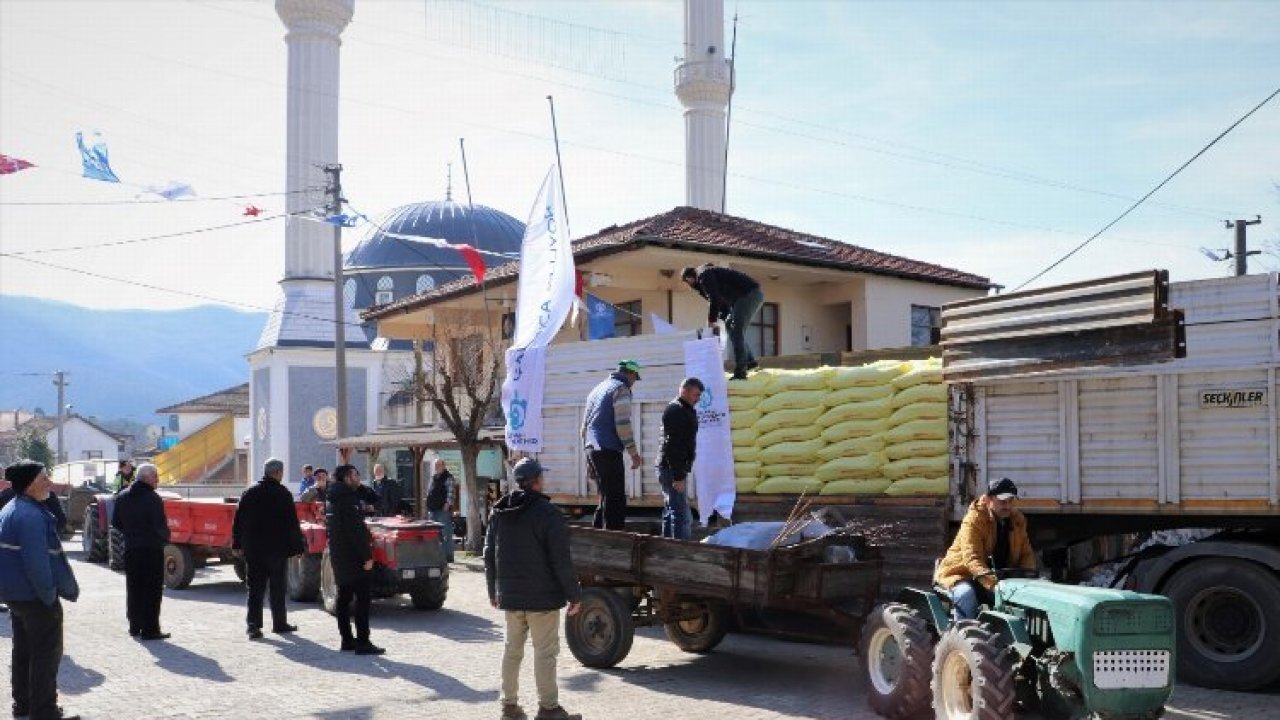 Kocaeli Büyükşehir'in gübre desteği çiftçilerin yüzünü güldürüyor
