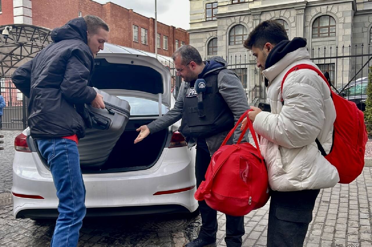 Kiev'den kaçmak isteyenler tren istasyonuna akın etti