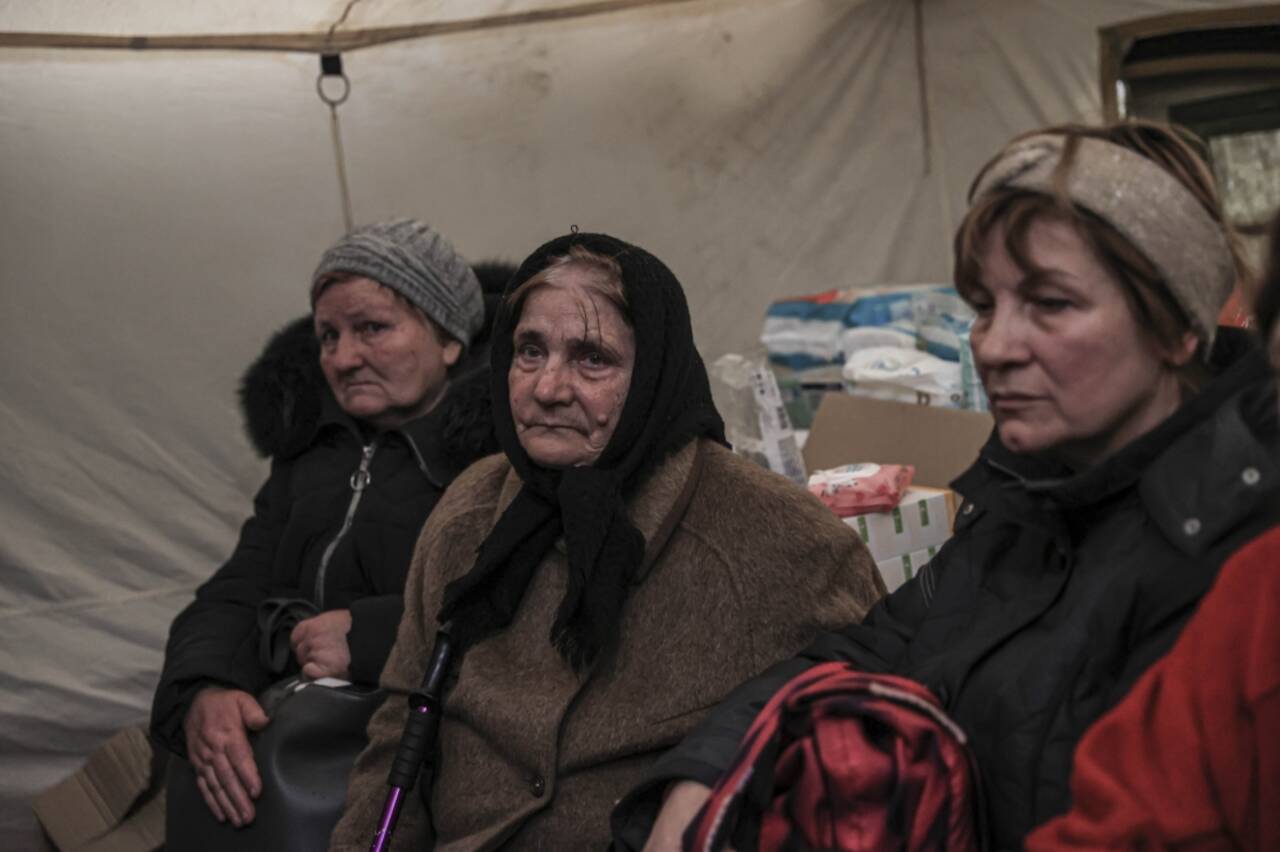 Kiev'e yakın bölgelerde saldırı altındaki köylerden kaçanlar çadırlarda yaşıyor