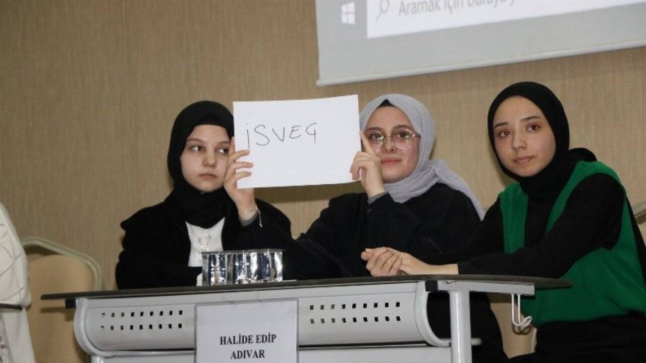 Kocaelili gençler bilgileriyle yarıştı