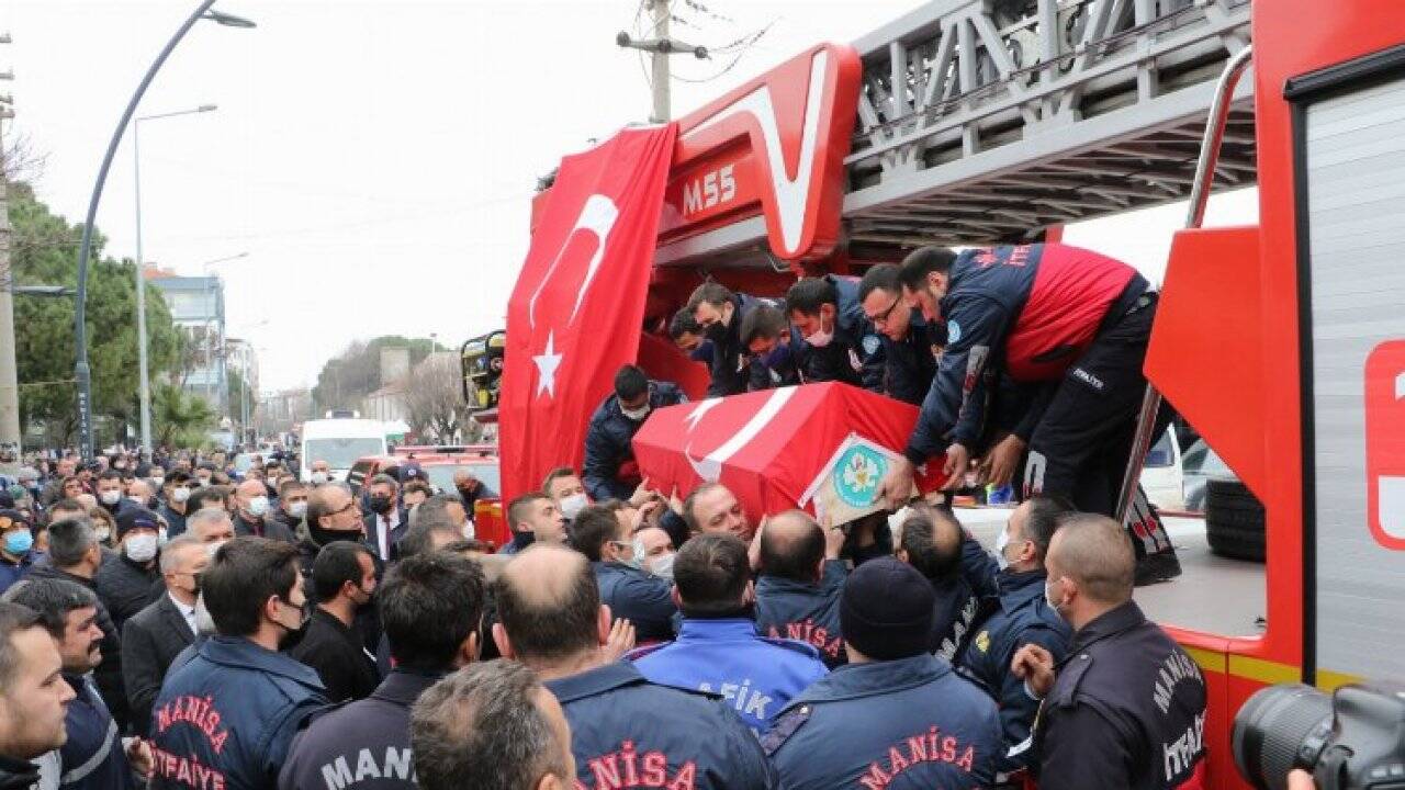 Manisa Büyükşehir’den vefat eden itfaiye personeline veda