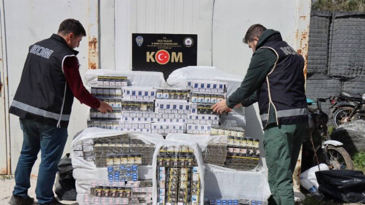 Kilis'te bir araçta 7 bin 500 paket gümrük kaçağı sigara ele geçirildi