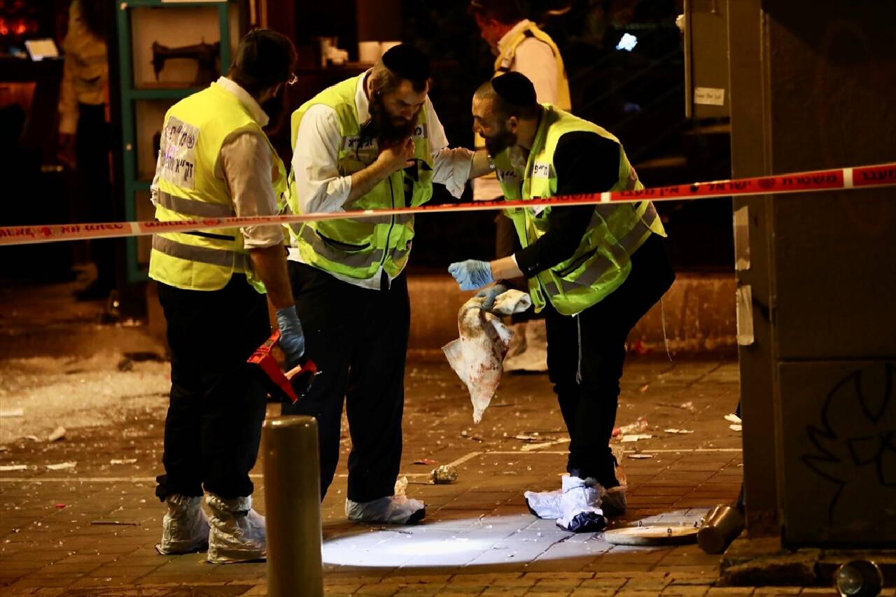 TEL AVİV - İsrail'in başkenti Tel Aviv'de düzenlenen silahlı saldırıda 2 kişi öldü