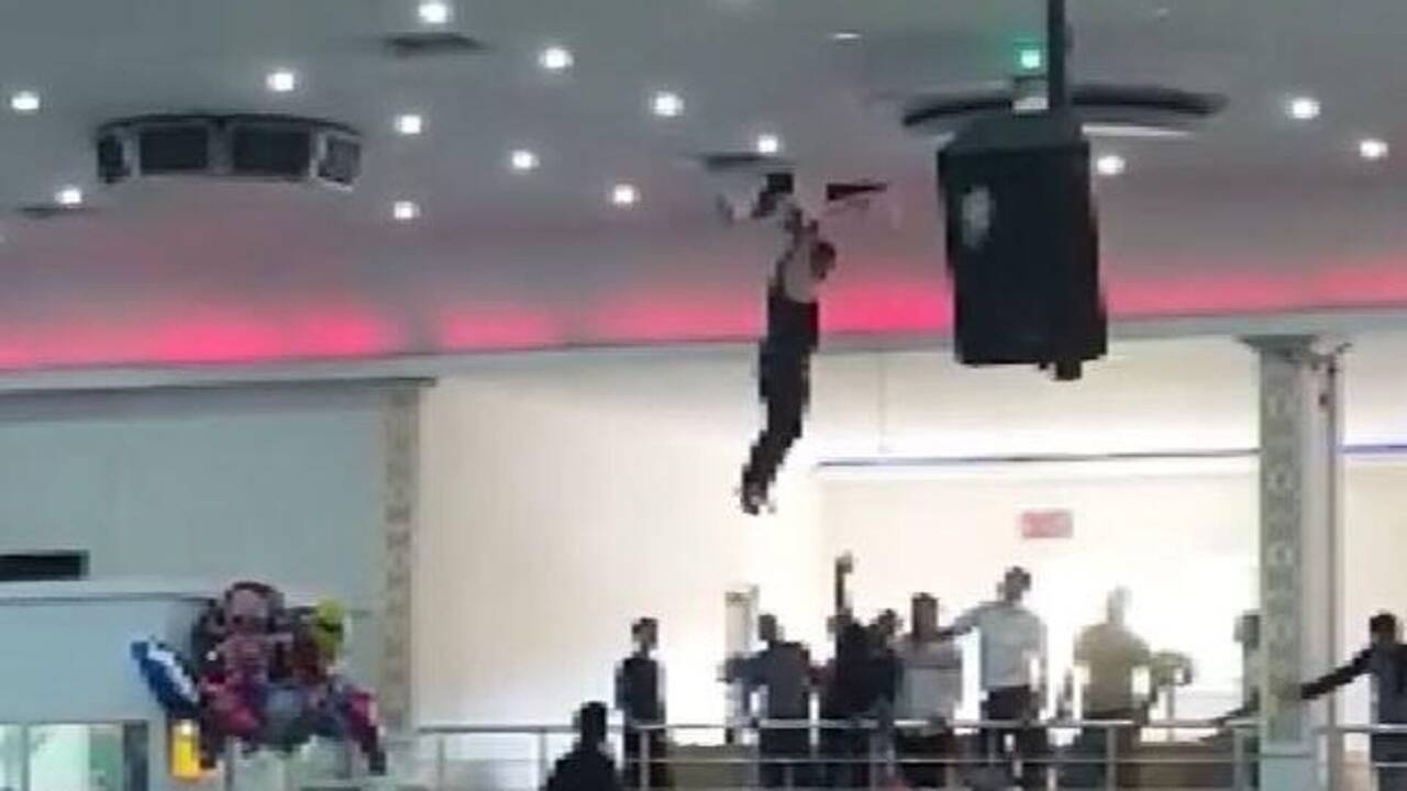 Gaziantep'te bir işçinin havalandırma boşluğundan düğün salonuna düşme anı kamerada