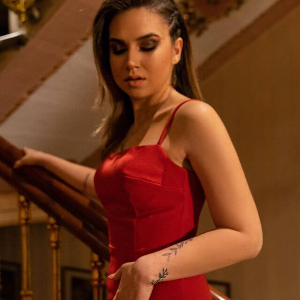 Ece Mumay' "Her şeyi aşk ile yaparım" dedi