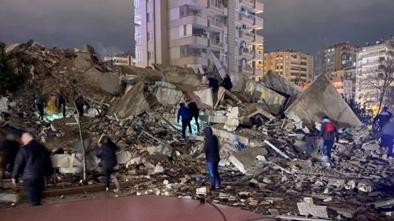 Kahramanmaraş'ta şiddetli deprem: Çevre illerden de hissedildi