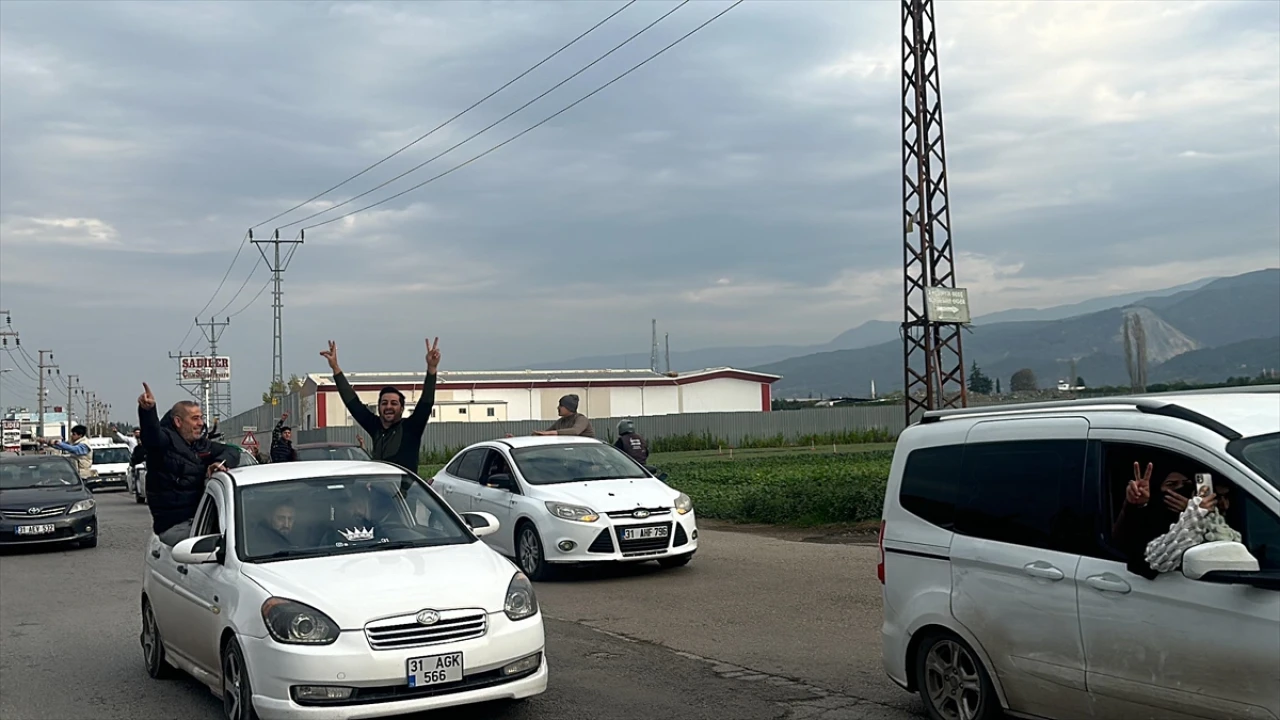 Baas Rejiminin çöküşü Türkiye'de coşkulu kutlamalarla karşılandı