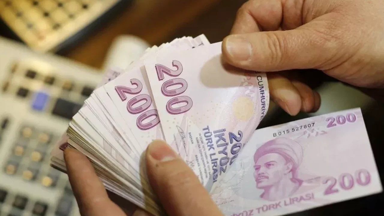 Emekli bayram ikramiyesine zam geldi mi? 2025 Emekli bayram ikramiyesi ne kadar?