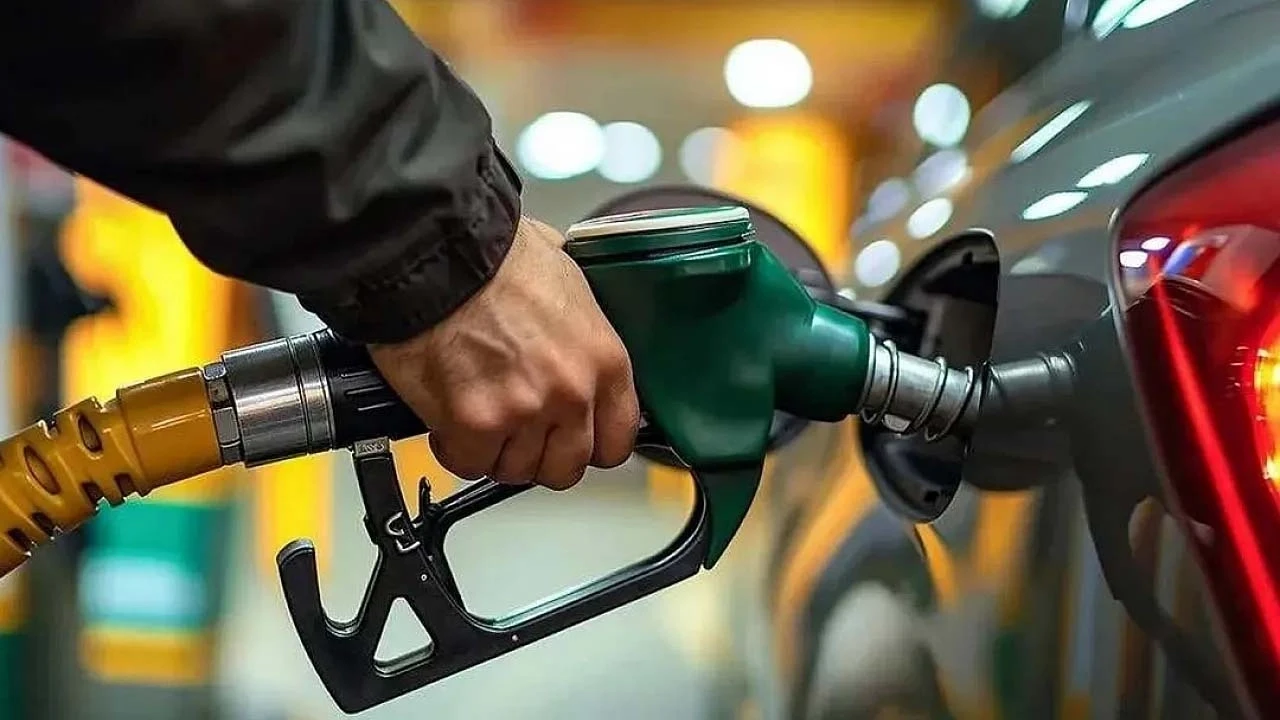16 Şubat Akaryakıt Fiyatları: Benzine, motorine, mazota ZAM veya indirim var mı, gelecek mi?