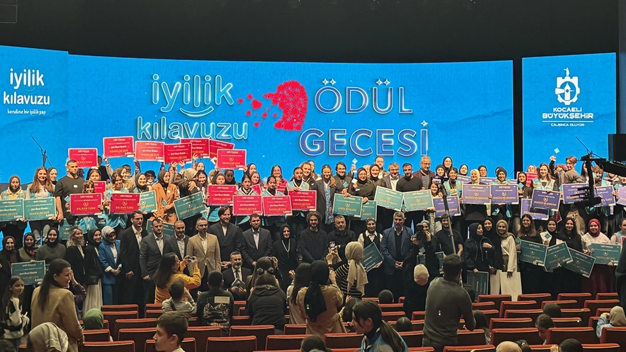Kocaeli’de "İyilik Kılavuzu Yarışması" ödülleri sahiplerini buldu