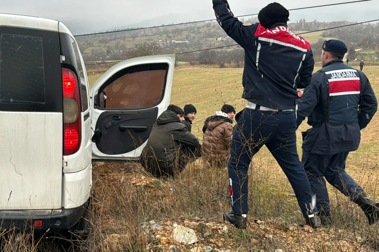 Kırklareli'nde düzensiz göçmen operasyonu: 44 göçmen yakalandı