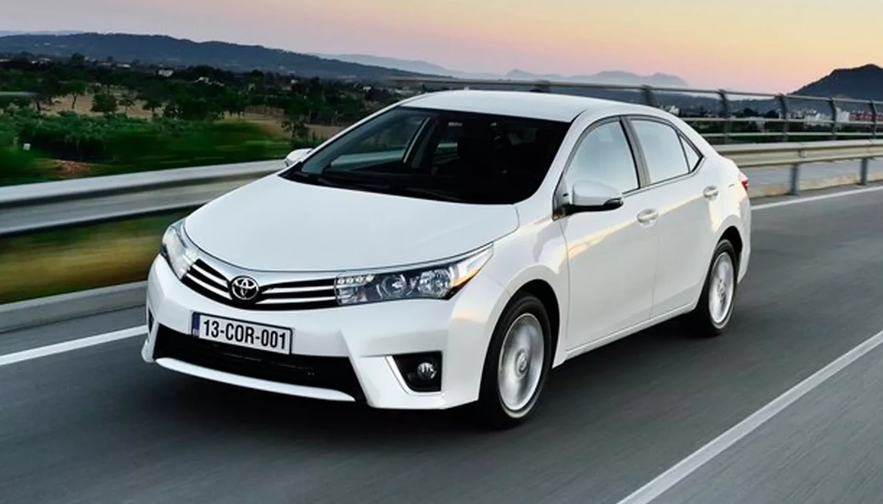 Toyota fiyat listesi Mart 2025! Toyota Corolla, Yaris Cross, Camry, CH-R, RAV4 ve Hilux güncel fiyatları