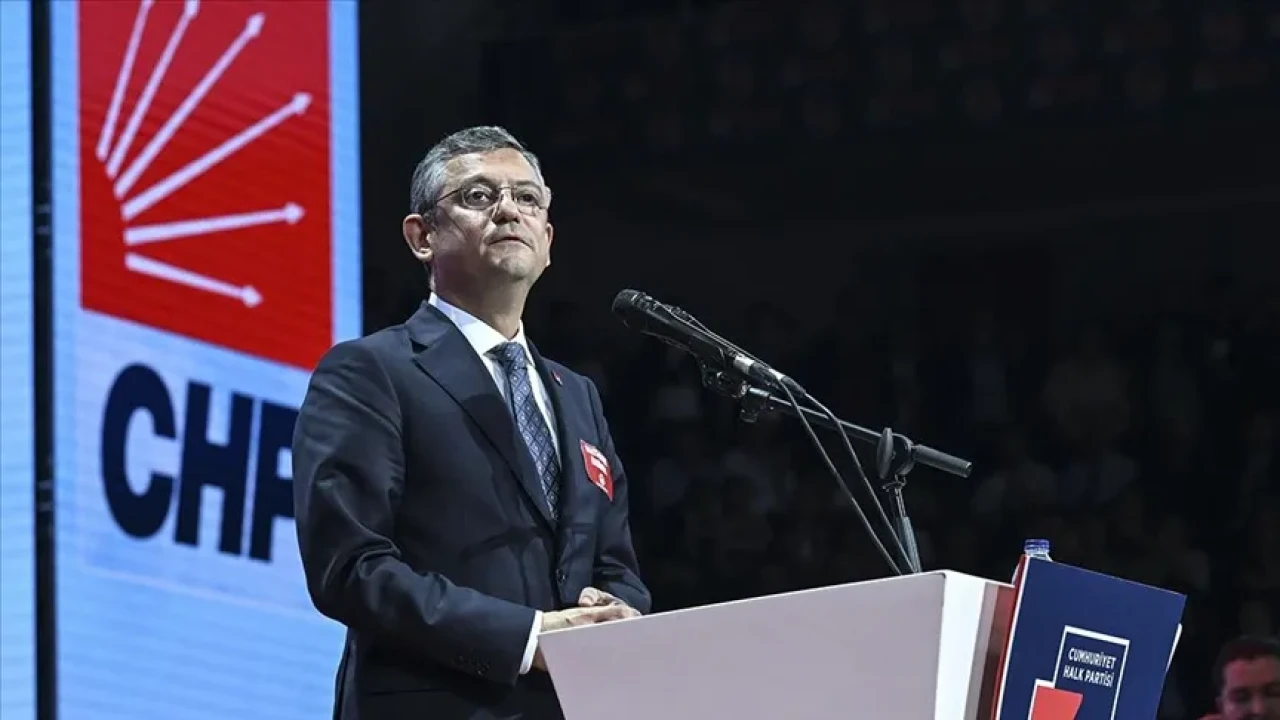Özgür Özel'den kritik açıklama: CHP, 6 Nisan'da olağanüstü kurultay toplayacak!