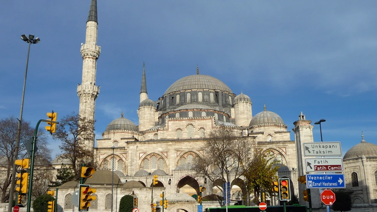 Şehzadebaşı Camii nerede, hangi ilçede? İstanbul Şehzadebaşı Camii konumu ve yol tarifi