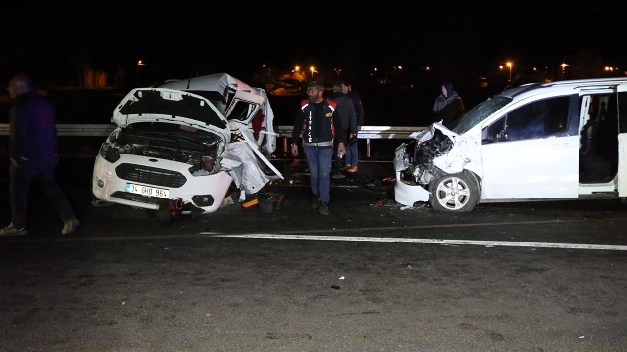 Kars’ta feci kaza: 2 ölü, 5 ağır yaralı