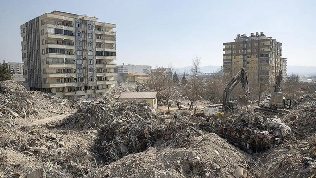 99 kişiye mezar olmuştu: Ebrar Sitesi F Blok için yeni bilirkişi raporu