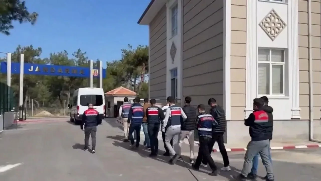 Evde sabun paketleme ilanıyla dolandırıcılık: 5 kişi tutuklandı!
