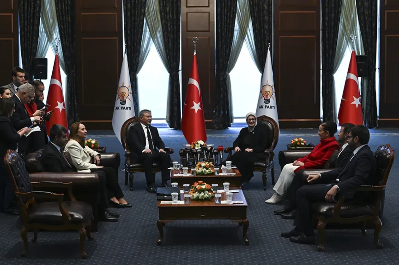 Siyasi partilerin bayramlaşma programları açıklandı