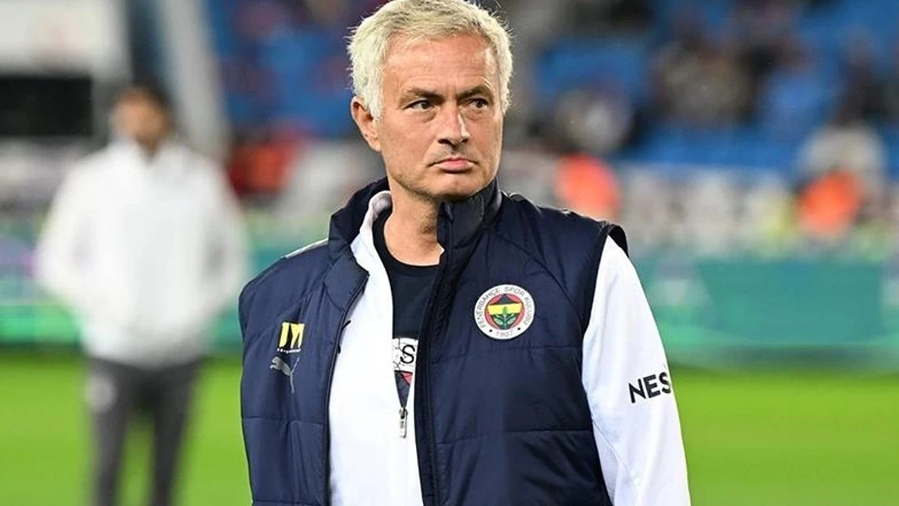 Fenerbahçe'de ayrılıklar belli oldu! Sezon sonunda 8 isimle vedalaşılacak