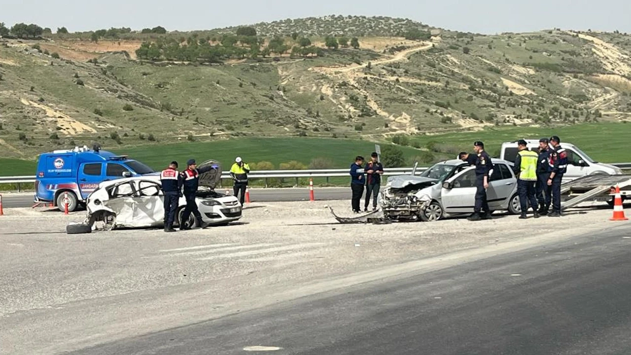 Adıyaman'da trajik kaza: Otomobiller çarpıştı! 1 ölü, 7 yaralı var!