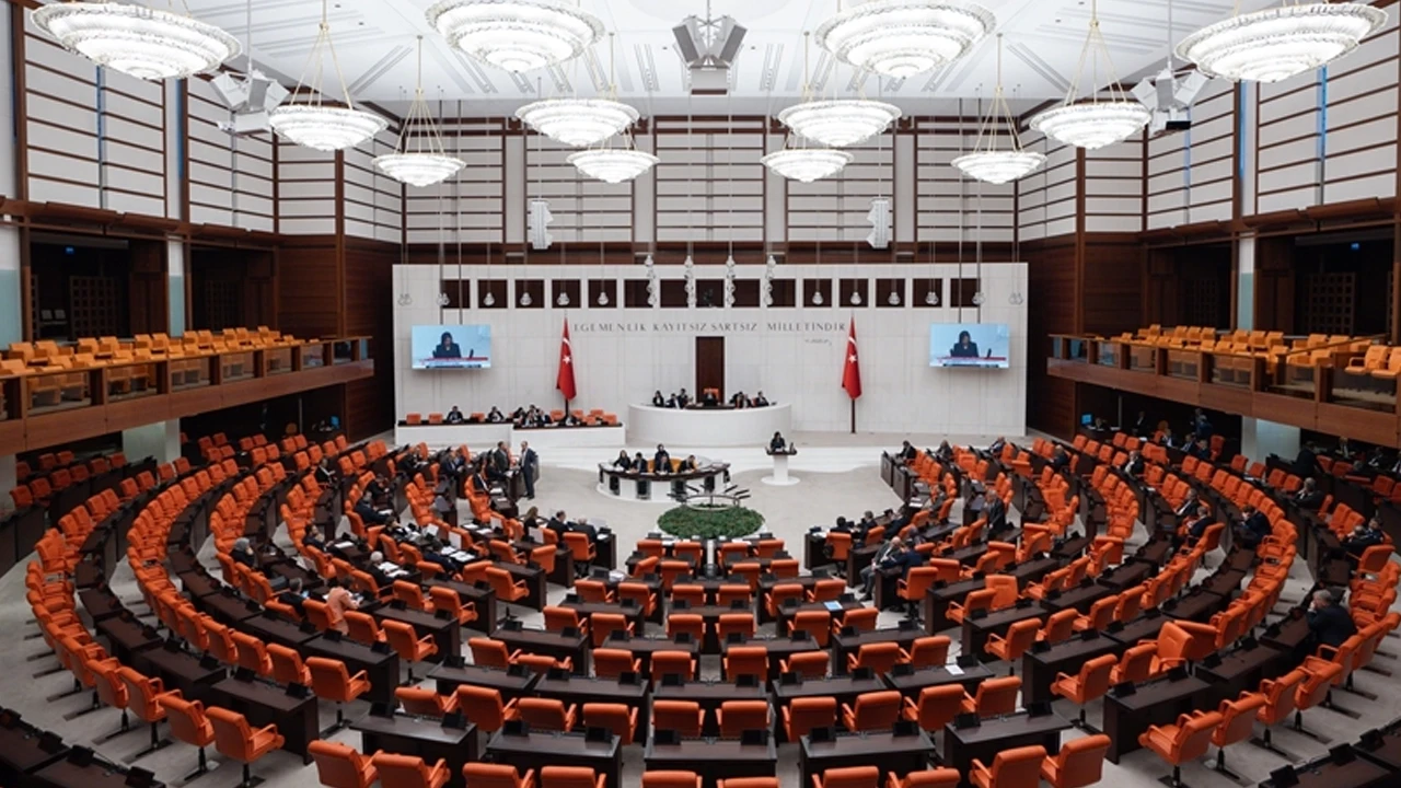 Meclisteki İklim Kanunu görüşmelerine ara verildi