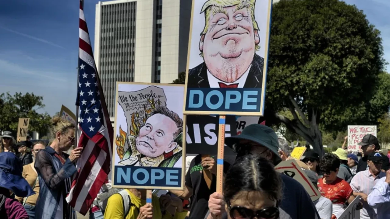 ABD halkı Trump ve Musk’a karşı! Aynı gün içinde 1200 protesto gerçekleşecek