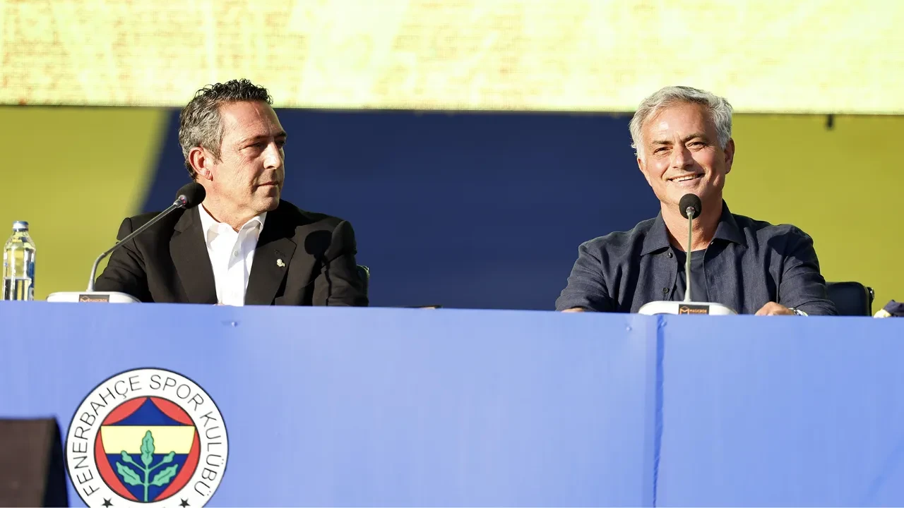 Fenerbahçe'de dev operasyon! 12 futbolcuyla yollar ayrılacak