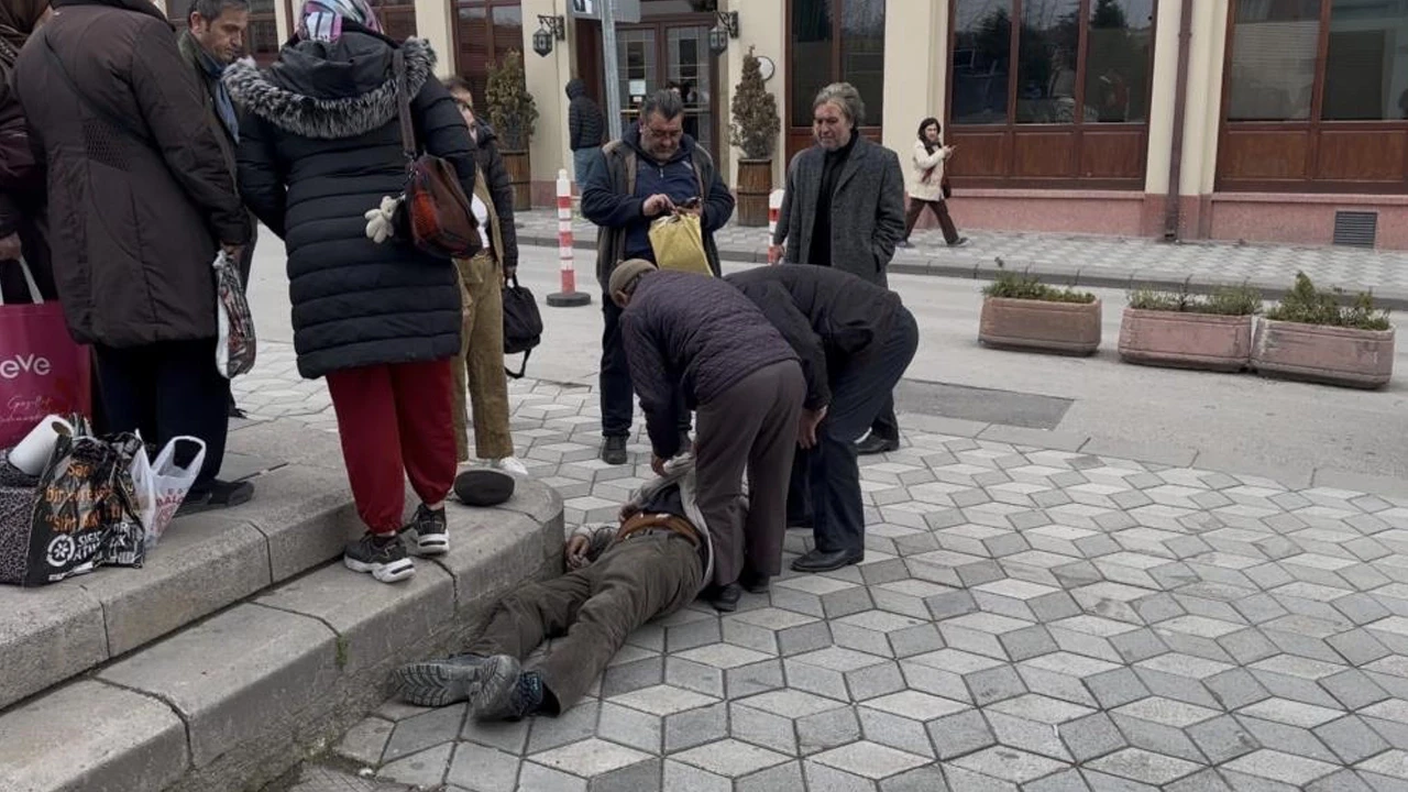 Eskişehir'de kahreden ölüm: Yolda yürürken kalp krizi geçiren adam hayatını kaybetti