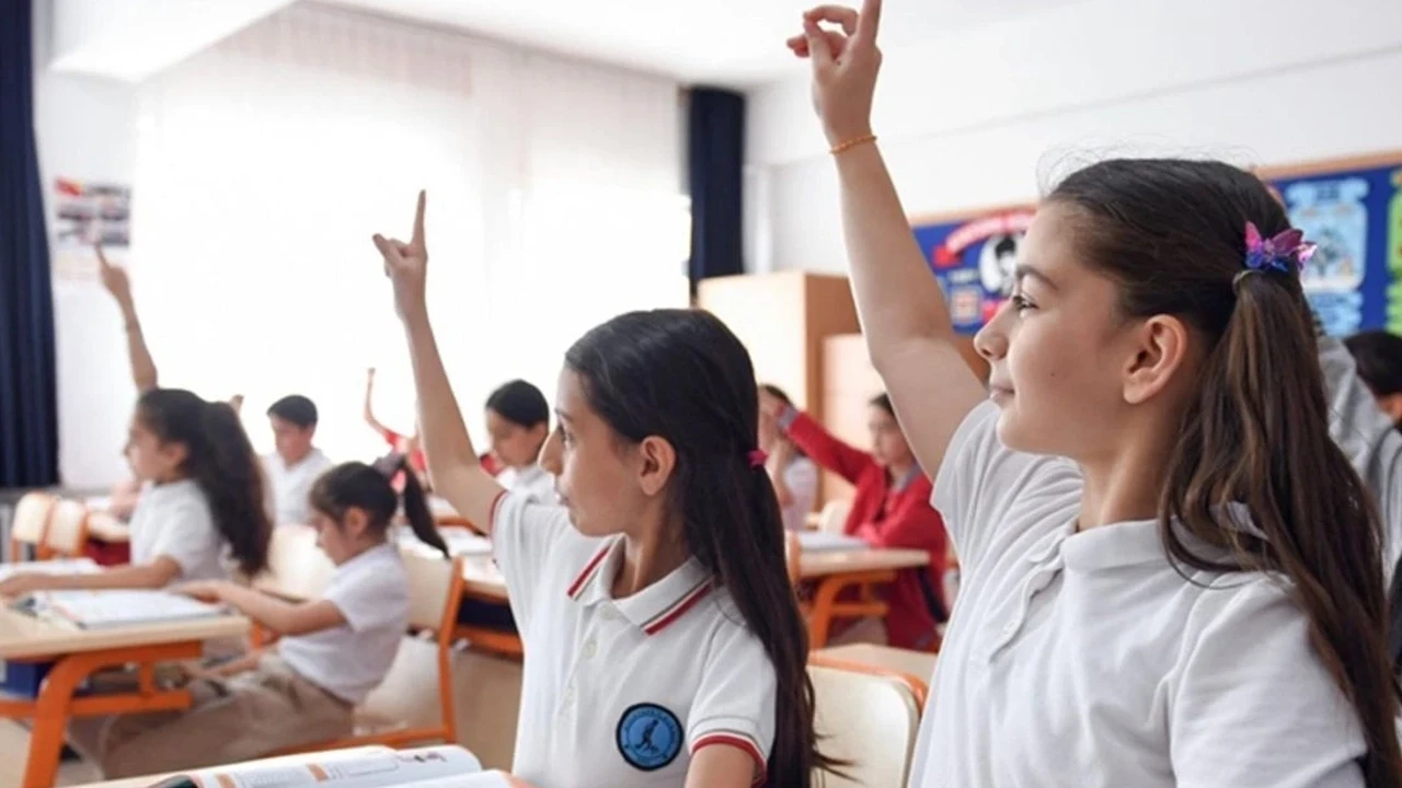 Bugün okul var mı, tatil mi? 8 Nisan Salı günü okula gidiliyor mu?