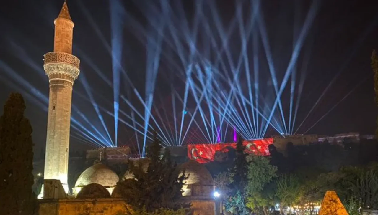 11 nisan Urfa'nın kurtuluşu resmi tatil mi? 2025 Şanlıurfa'nın kurtuluş yıldönümünde okullar tatil mi?