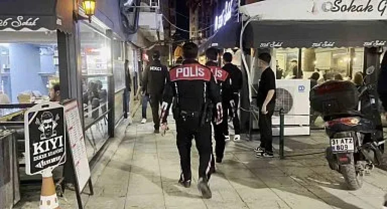 Sarp Sınır Kapısı'nda dev operasyon: 27 bin paket kaçak kartuş ele geçirildi!