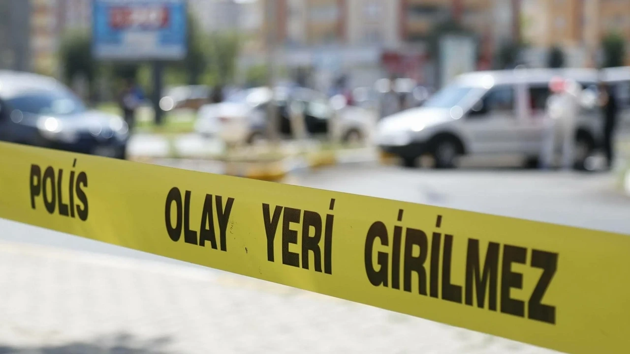 Manisa'da motosiklet devrildi: Feci kazada 1 ölü, 1 yaralı var!