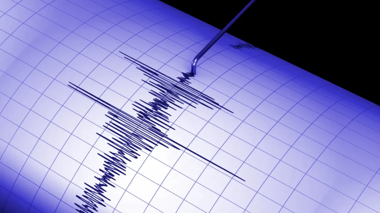 İstanbul'da artçılar sürüyor: 4,1 büyüklüğünde deprem oldu!