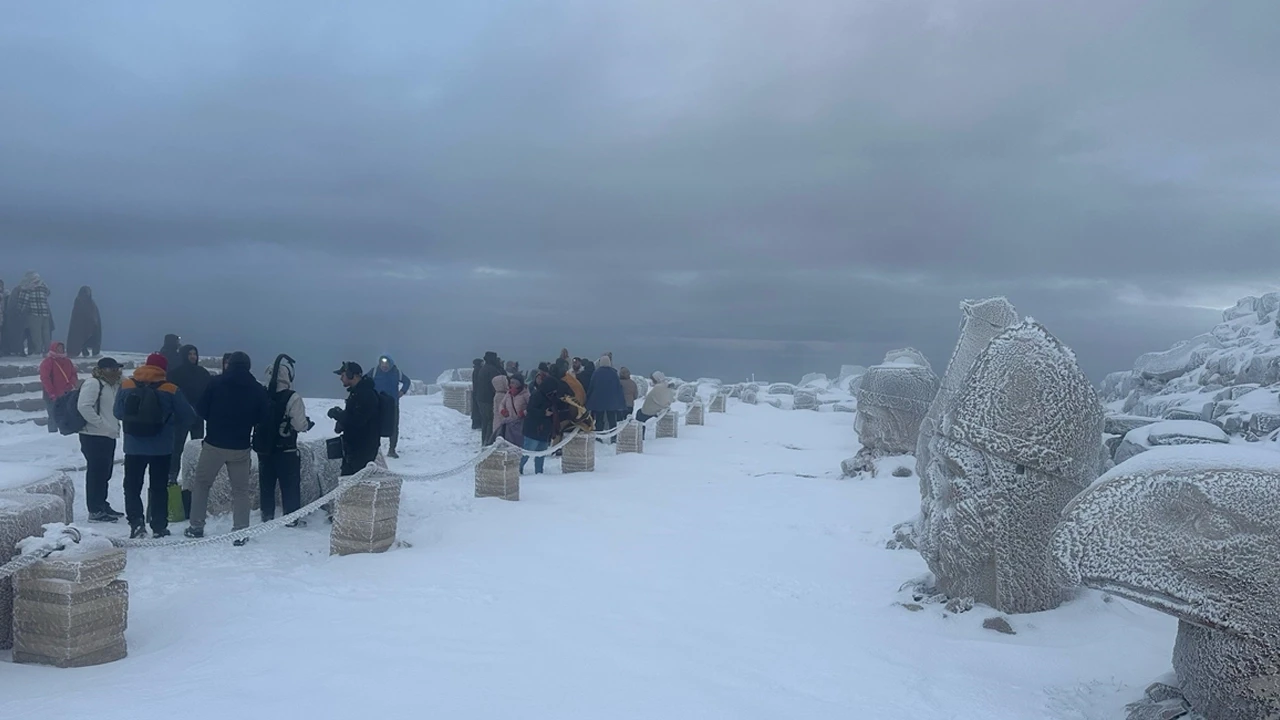 Nemrut Dağı karla kaplandı: UNESCO mirası beyaza büründü