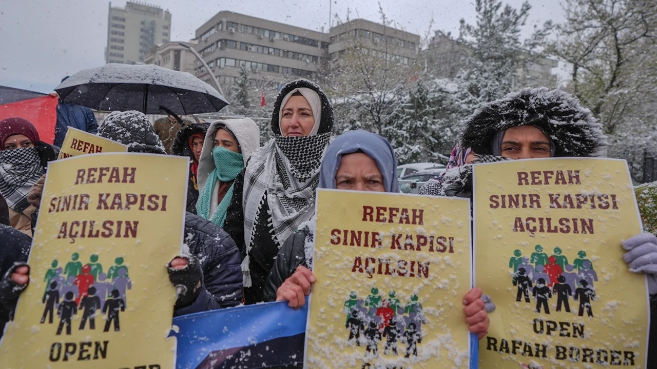 Ankara'da Mısır Büyükelçiliği önünde Gazze için büyük protesto: Refah kapısı açılacak mı?