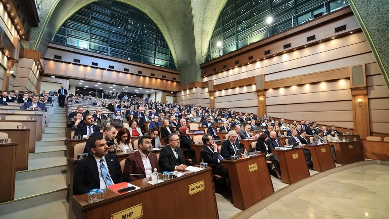 İBB Meclisi'nde başkanvekili krizi: Taraflı yönetim gerginlik yarattı