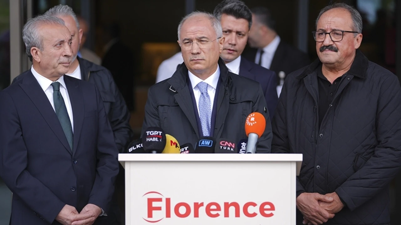 AK Parti Genel Başkanvekili Ala'dan Sırrı Süreyya Önder'e hastane ziyareti