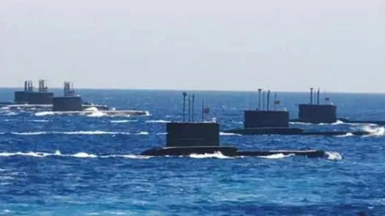 Deniz Kuvvetleri 12 denizaltıyla "Çanakkale Boğaz Geçişi" yapacak