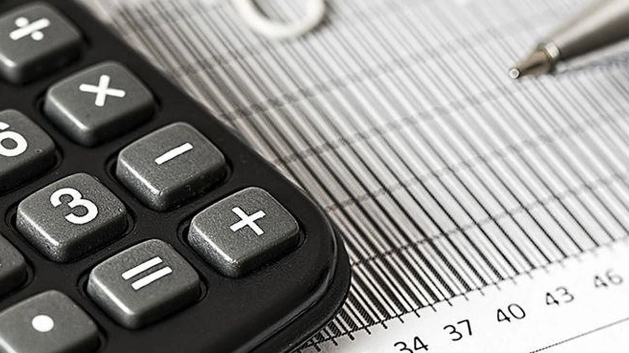 Resmi kurumlar bugün açık mı, ne zaman açılıyor? 4 Nisan PTT, bankalar, sağlık ocakları ve noterler çalışıyor mu?