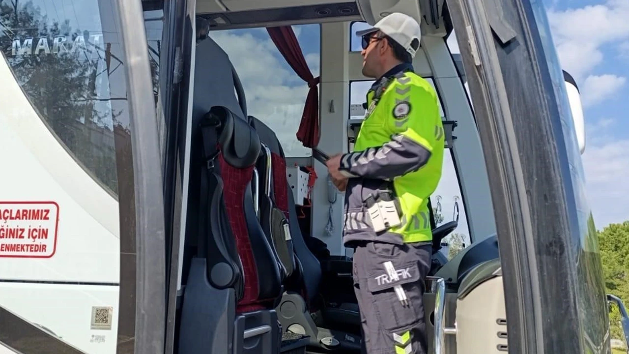 Bayram yolcularına sıkı denetim: Otobüslerde güvenlik kontrolleri başladı!